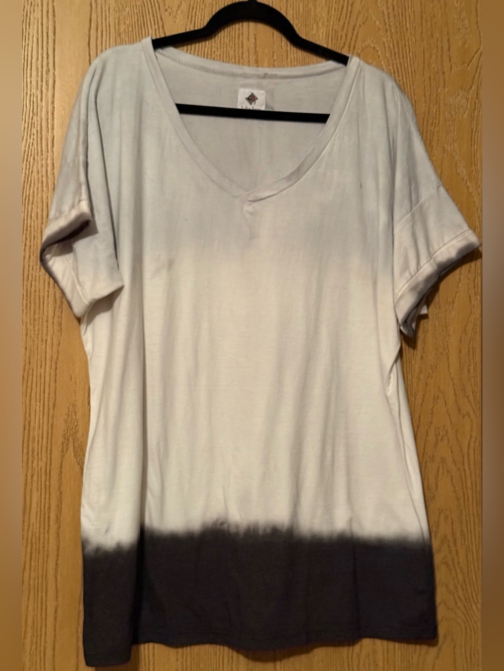 Relaxed V-Neck Short Sleeve Ombre Tee - White to Black
